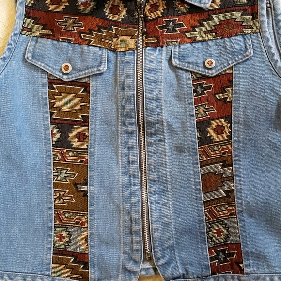 90s Western Inspired Vest - Picture 6 of 8